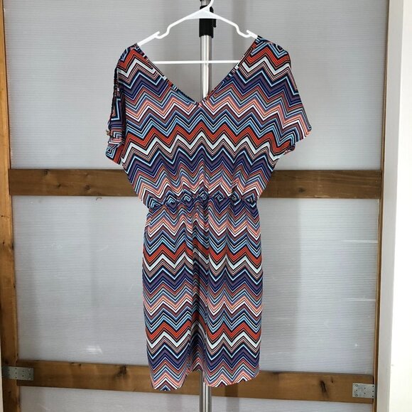 JOLIE Zigzag Chevron Multicolour V-Neck Peek-a-boo Shoulder Mini Dress Sz S - Picture 8 of 9